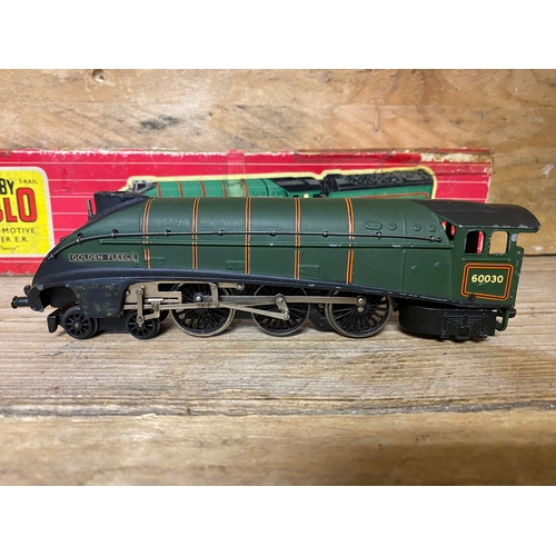 68 - Boxed 00 Gauge Hornby Dublo Locomotive and Tender 'Golden Fleece'