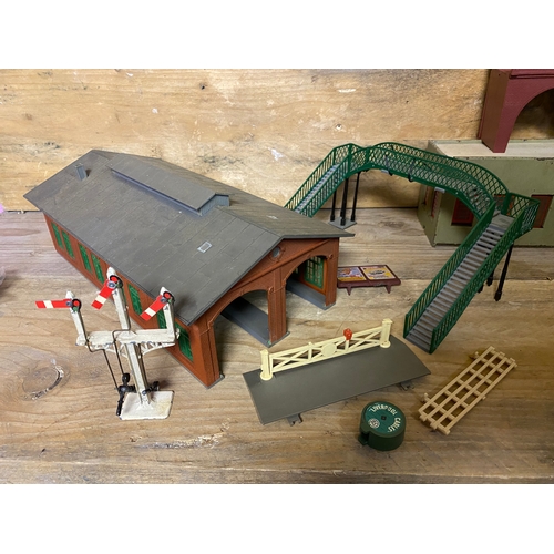 71 - Mixed Model Railway Scenery and Tunnels