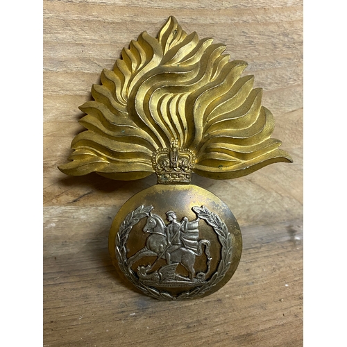 106 - Rare Oversized Royal Regiment of Fusiliers Drummers Busby Badge and Red over white Hackle c1960-70's... 