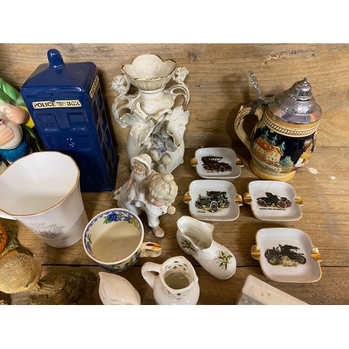 340 - Collection of Mixed Bric-a-brac including Sadler Jug (AF)