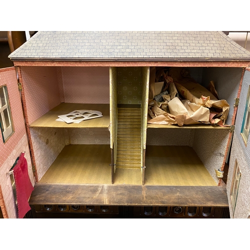 356 - Large Dolls House