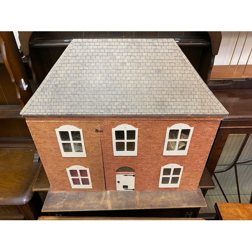 356 - Large Dolls House