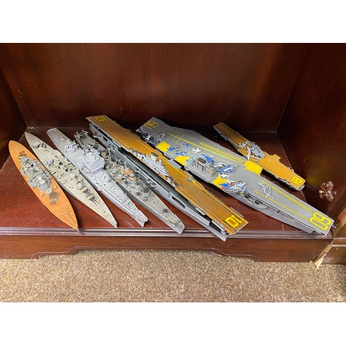 118A - Large Collection of Model Ships and Aeroplanes for restoration, AF