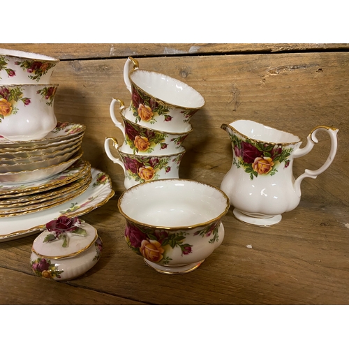 112 - Collection of Royal Albert Old Country Roses China