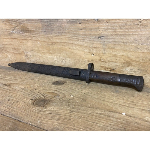 135 - WW2 Bayonet with Sheath, clean example