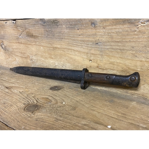 135 - WW2 Bayonet with Sheath, clean example