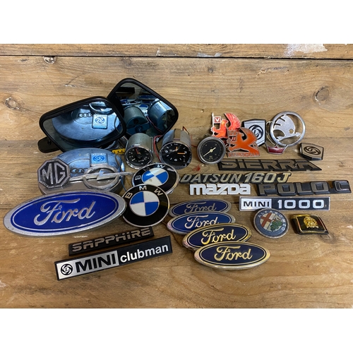 225 - Quantity of Automobila, Badges, Mirrors and Clocks