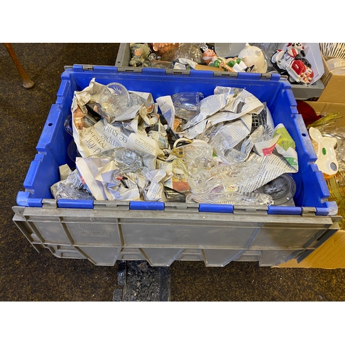 272 - 4x Boxes of Mixed Bric a Brac including Crystal and Mid Century Ceramic