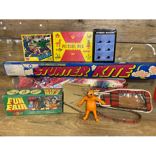 304 - Vintage Games, Stunt Kite and Tango Man