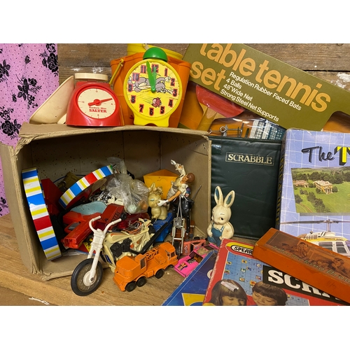 313 - Collection of Vintage Toys and Games