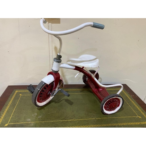 324 - Vintage 1950's/60's Tri-ang Childs Tricycle