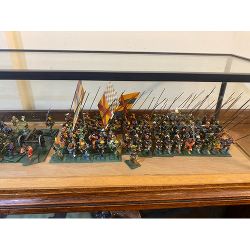 326 - 138 x Vintage Hand Painted Lead 1600's European Soldiers with Cannon & Horse with Wagon in 30