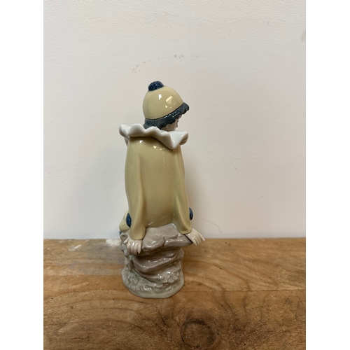 30 - NAO Clown figurine