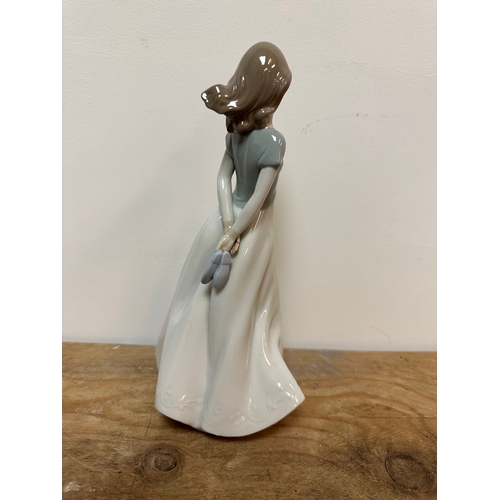 34 - NAO girl figurine