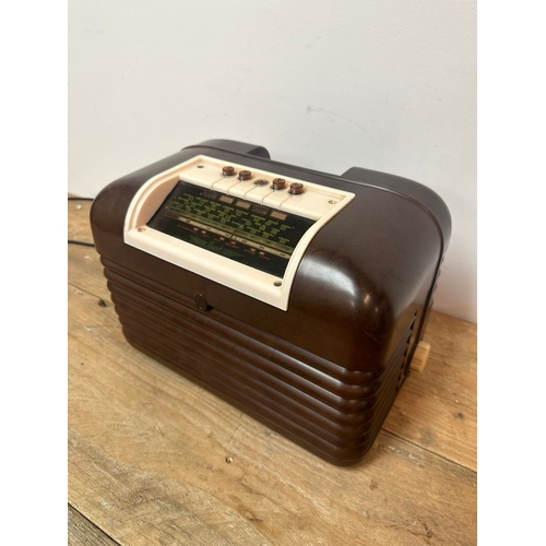 152 - Vintage Bush Radio