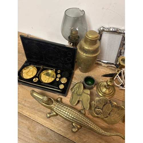 183 - Mixed items to include brass crocodile and scales