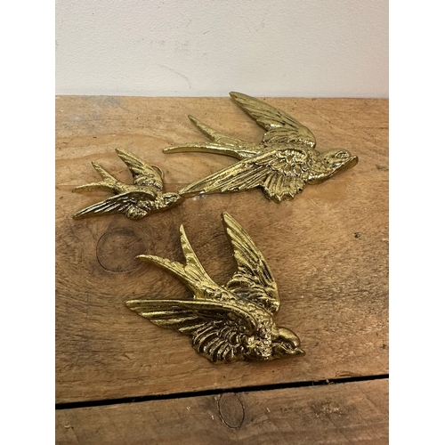 185 - 3x Brass Wall Hanging Swallows