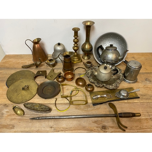 190 - Quantity of Mixed Metalware