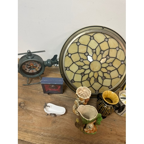 314 - Mixed items to include Light, ceramics and Clock