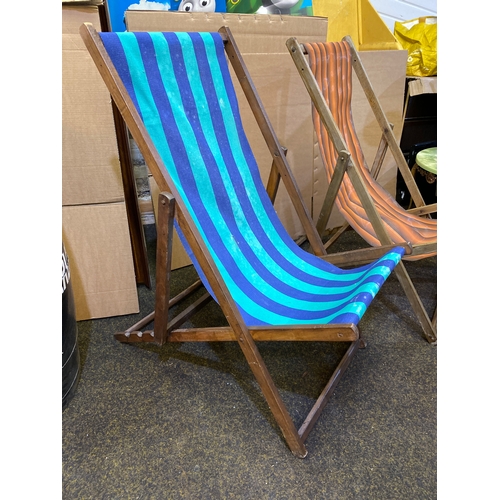 376 - Pair of Vintage Traditional Deck Chairs