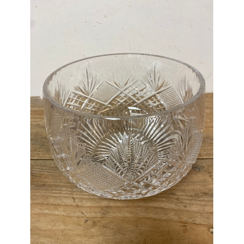 101 - Edinburgh Crystal Boxed Glass Bowl  19 cm dia