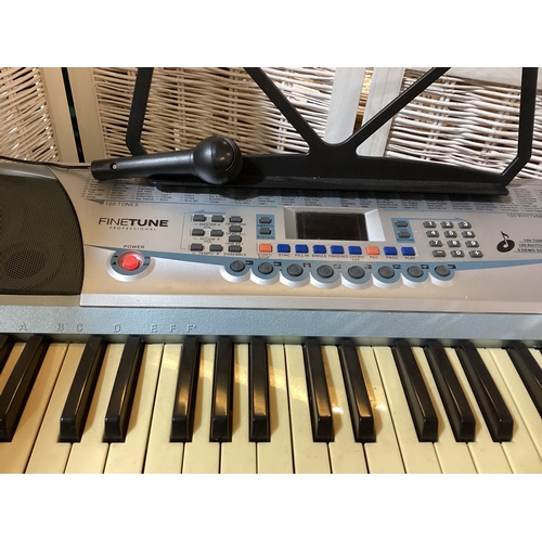 276 - Children's Musical Keyboard on Stand