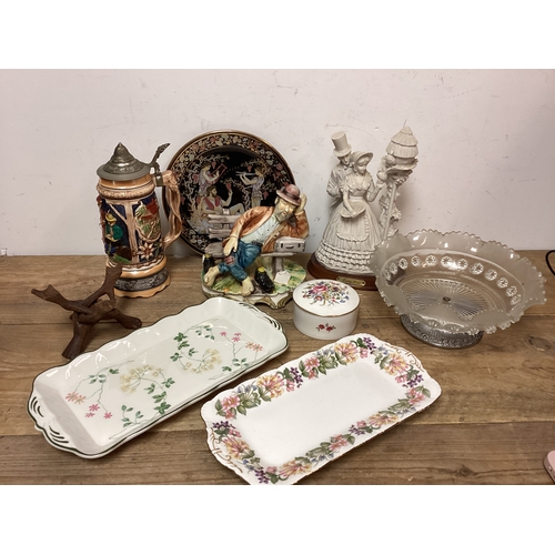 417 - Mixed Collection of Ceramics, Glass & Figurines to include Royal Doulton & Royal Worcester