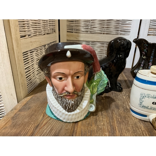 391 - Collection of collectible ceramics