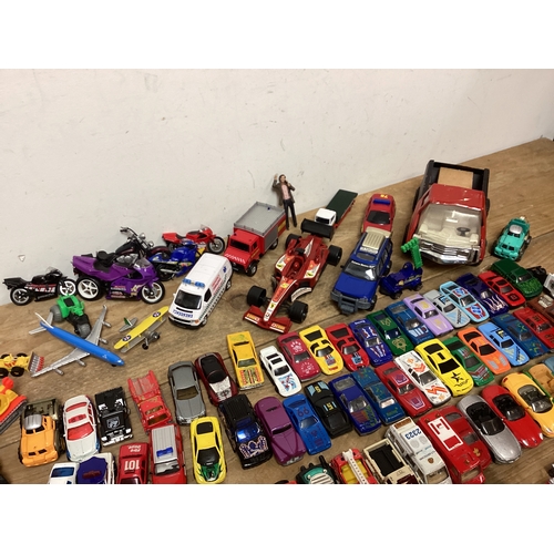 236 - Large Mixed Lot of Die Cast Vehicles to include Hot Wheels & Matchbox
