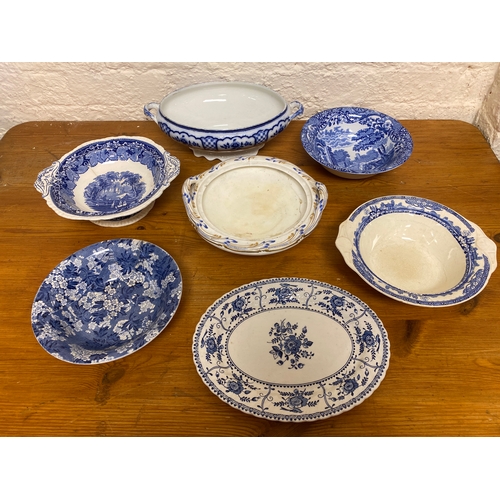 384 - Quantity of Vintage Blue and White Tableware, AF