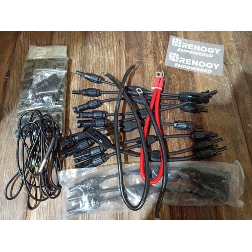 633 - Renogy Rover Li 40A MPPT Solar Charge Controller c/w Panel Connectors