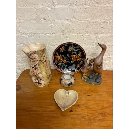 370 - Job lot of ceramics, including a sack look vase, heart shape trinket bowl, giraffe  trinket bowl, fl... 