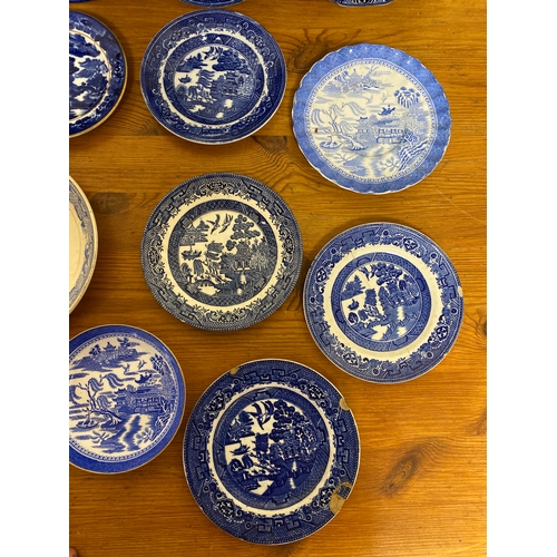 342 - Quantity of Willow Chinoiserie Pattern Plates and Saucers