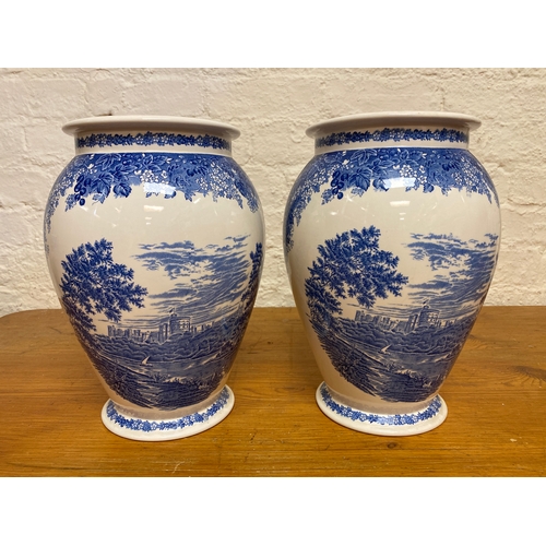 352 - Pair of Wedgwood Romantic England Windsor Castle 31cm Vases