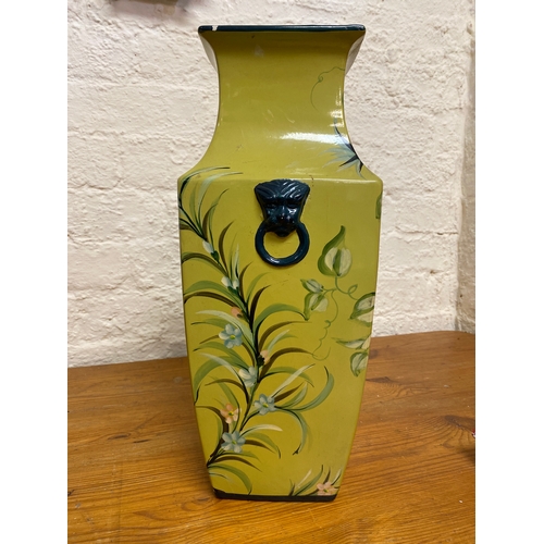 325 - 41cm Contemporary Floral Vase