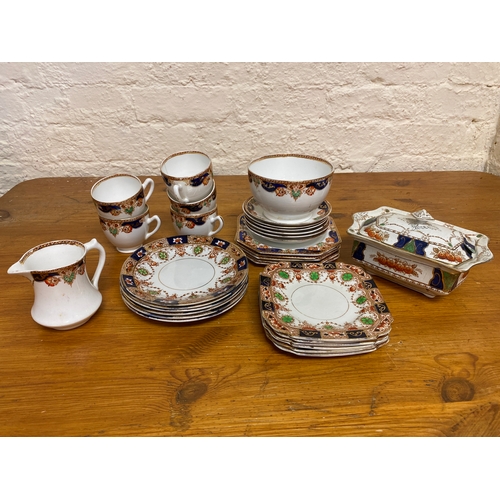 362 - Quantity of Imari Pattern China