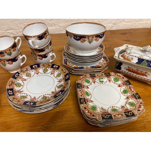 362 - Quantity of Imari Pattern China