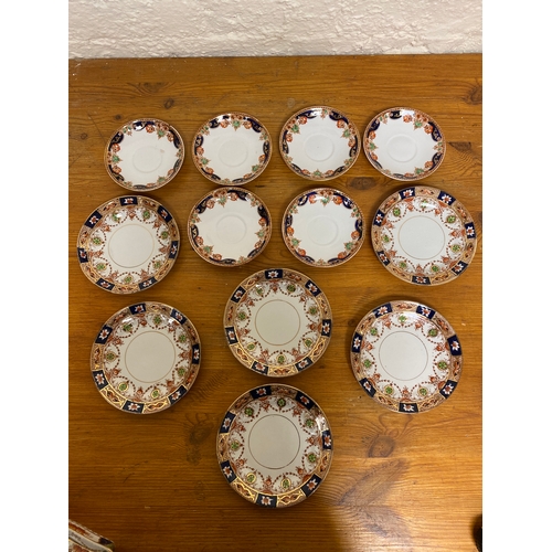 362 - Quantity of Imari Pattern China