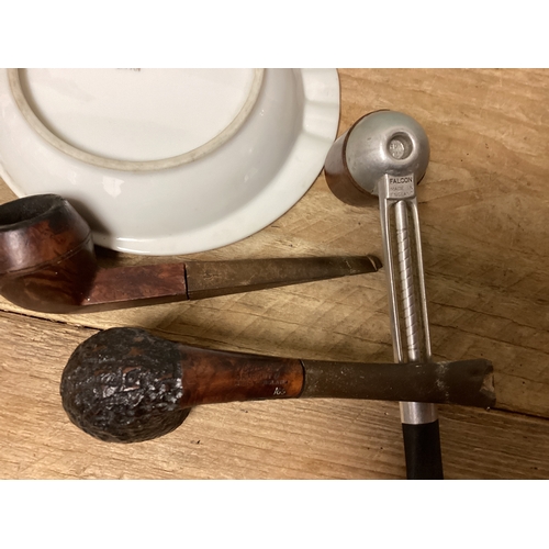 25 - Carved Wooden Pipe Rack complete with Pipes & Japanese Lucky Ashtray, Pipes include Bewlay Briarcut,... 