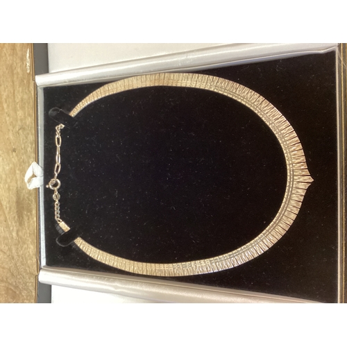 313 - Heavy Silver Hallmarked Graduated Necklace in Presentation Box
