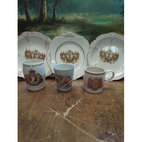 358 - Beautiful collection of vintage Royal memorabilia to include plates and cups.