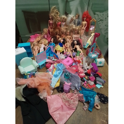 295 - Large collection of Barbie bolls and accessories