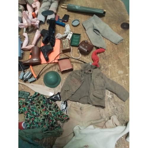 296 - Mixed lot of vintage Action man and accessories