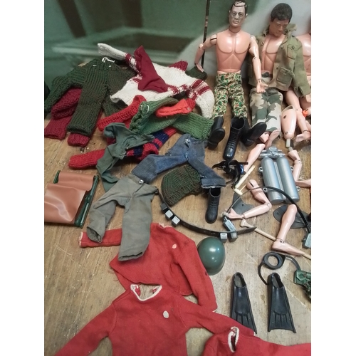 296 - Mixed lot of vintage Action man and accessories