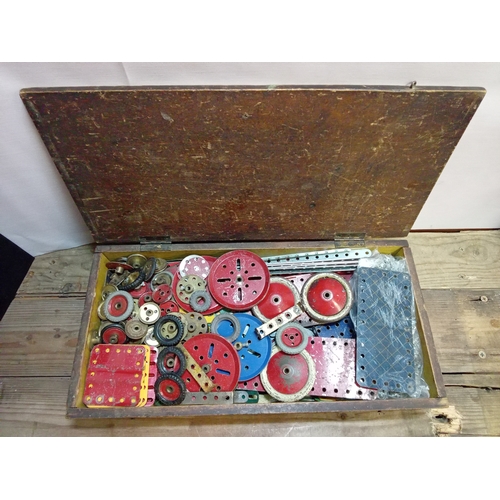 302 - Large 40cm x 20cm Box of Vintage Meccano