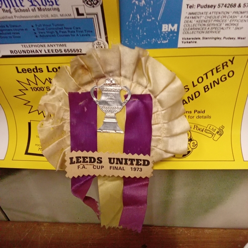 26 - Mixed collection of Leeds United Football memorabilia to include mugs. Programme's from 1980's also ... 