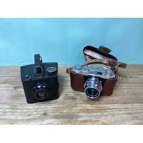 545 - Vintage Camera's Kodak Brownie & Halina 35X