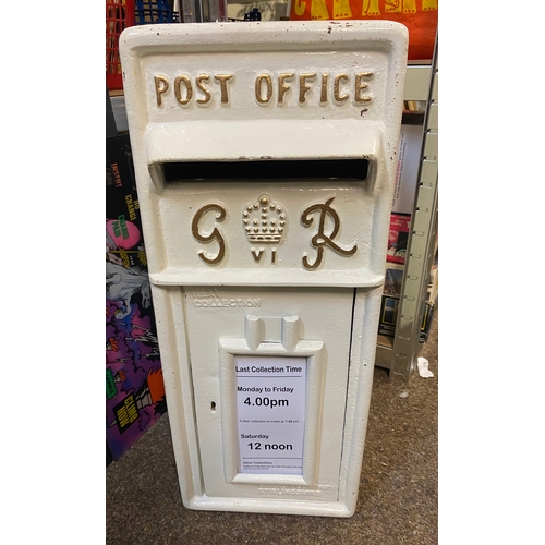152B - White Cast Metal Post Box