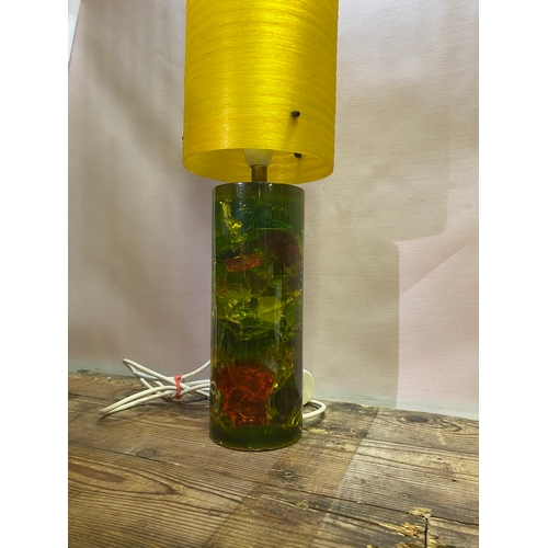 727 - Retro Shatterline Table Lamp with Shade