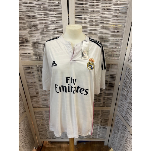366 - Toni Kroos signed Real Madrid shirt with C.O.A